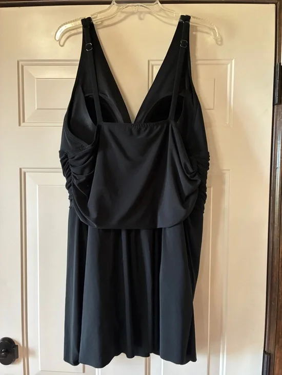 NWT 22W Magicsuit Celine Black V-Neck Slimming Swimsuit with Skirt (ABBA) - Picture 11 of 16